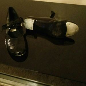 tap shoes